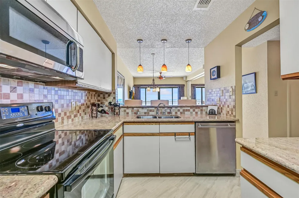 7700 Seawall Boulevard #402 Galveston, TX 77551