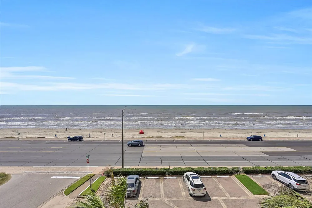 7700 Seawall Boulevard #402 Galveston, TX 77551