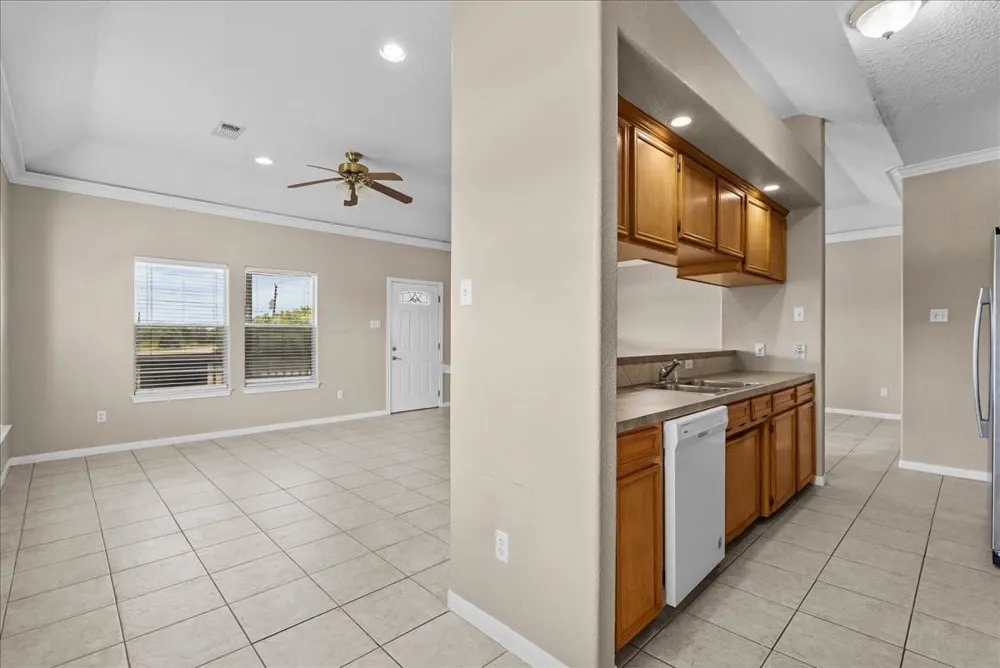 7803 Fm 2004 Hitchcock, TX 77563