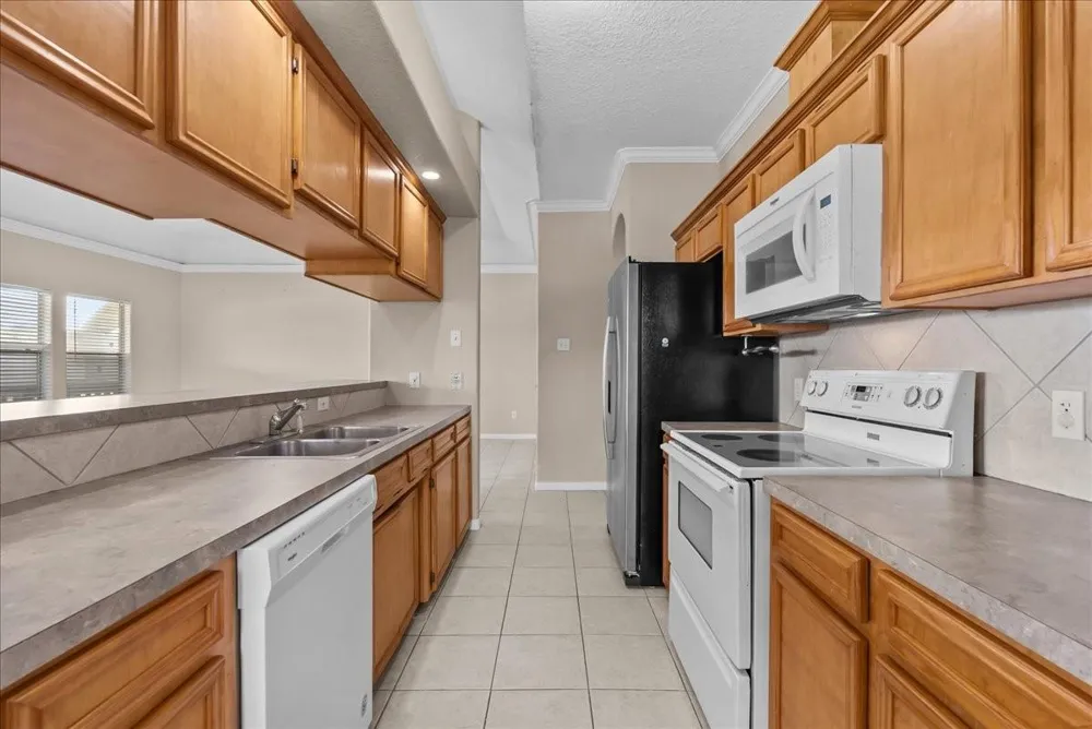 7803 Fm 2004 Hitchcock, TX 77563