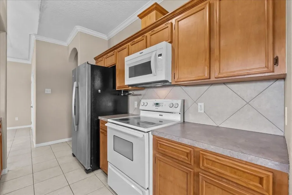 7803 Fm 2004 Hitchcock, TX 77563