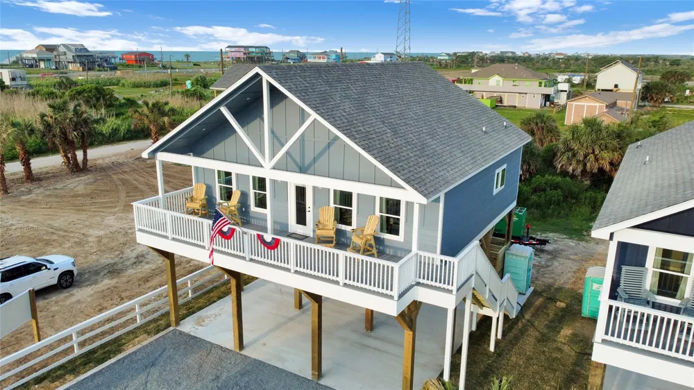 1041 Johnson Road Gilchrist, TX 77617