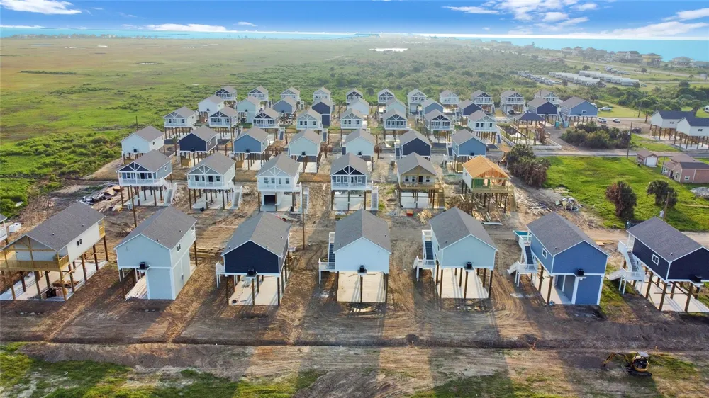 1041 Johnson Road Gilchrist, TX 77617