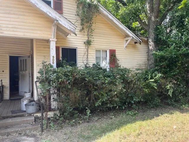 505 W Sixth Street Brenham, TX 77833