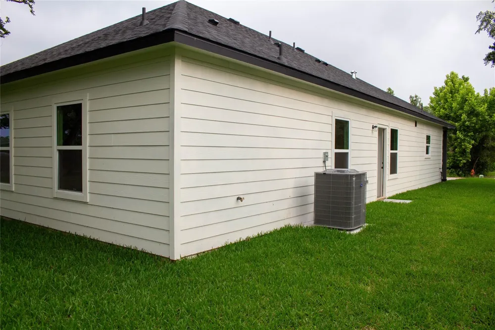 106 Runnels Street #B Willis, TX 77378