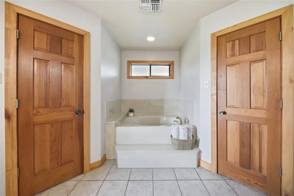 3090 Old Navasota Road Brenham, TX 77833