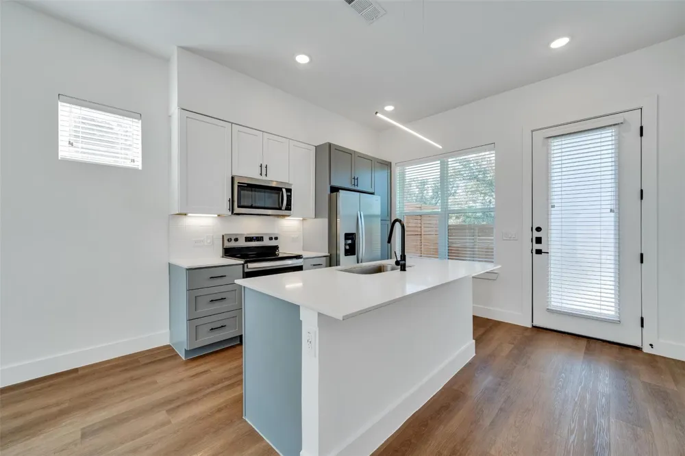 1601 Mustang Drive Marble Falls, TX 78654