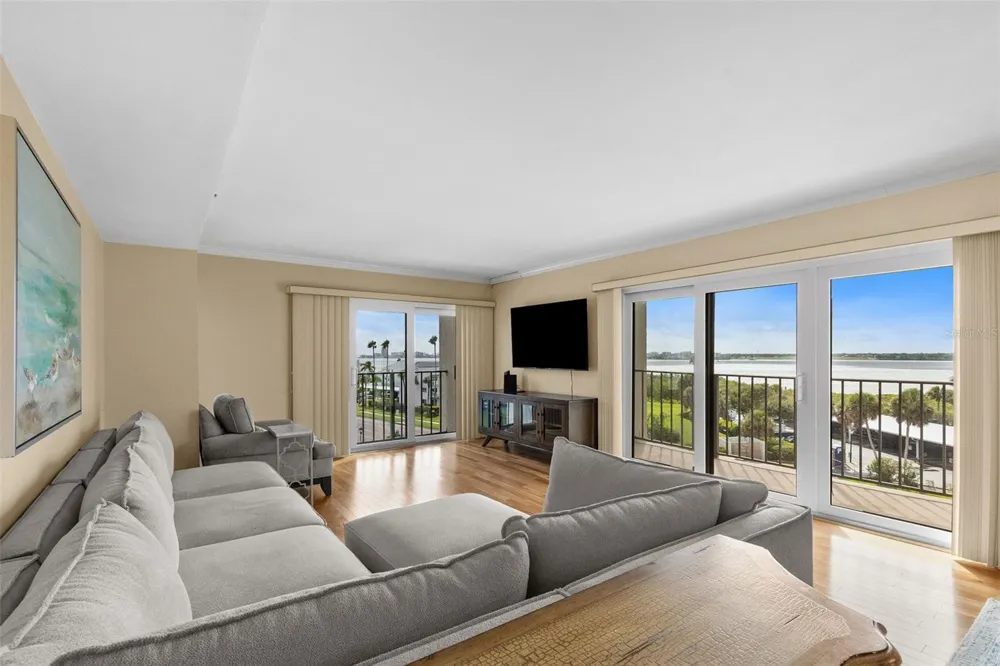 1480 GULF BOULEVARD #409 Clearwater Beach, FL 33767