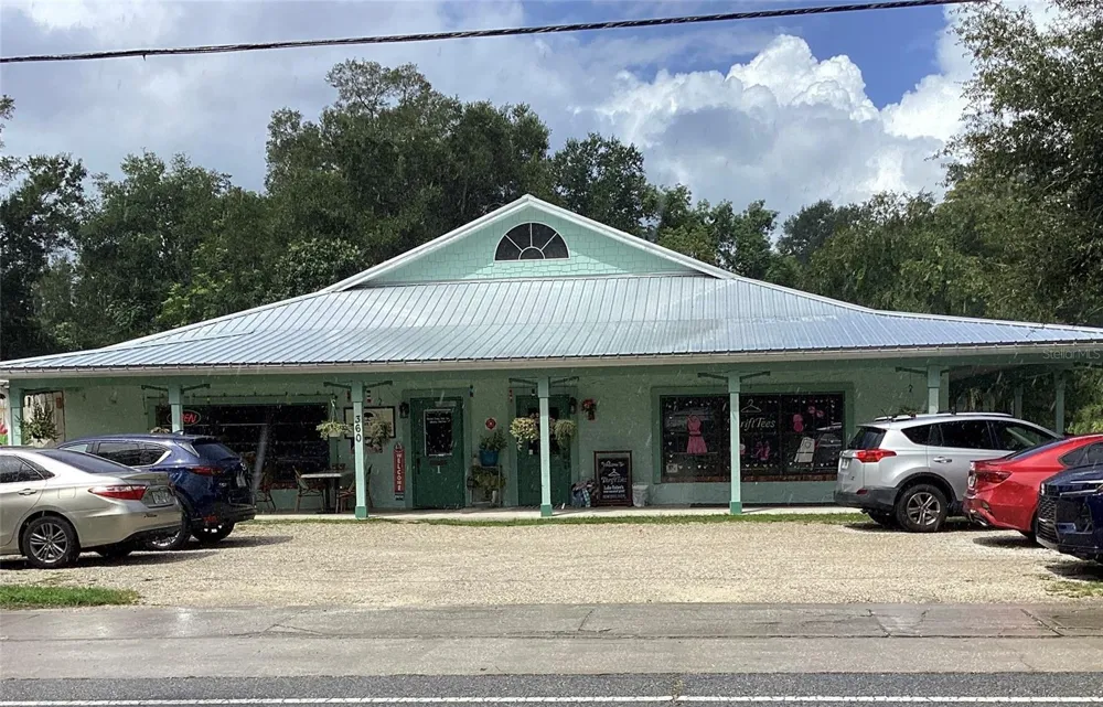 360 S LAKEVIEW DRIVE Lake Helen, FL 32744