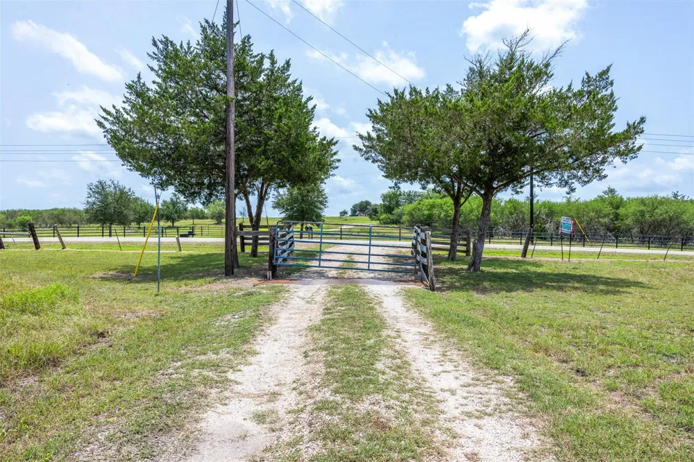 Mustang Rd Brenham, TX 77833