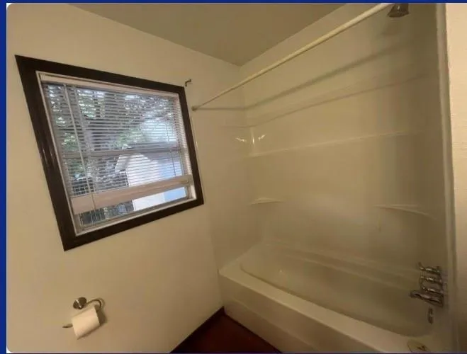 114 Irwin Columbus, TX 78934