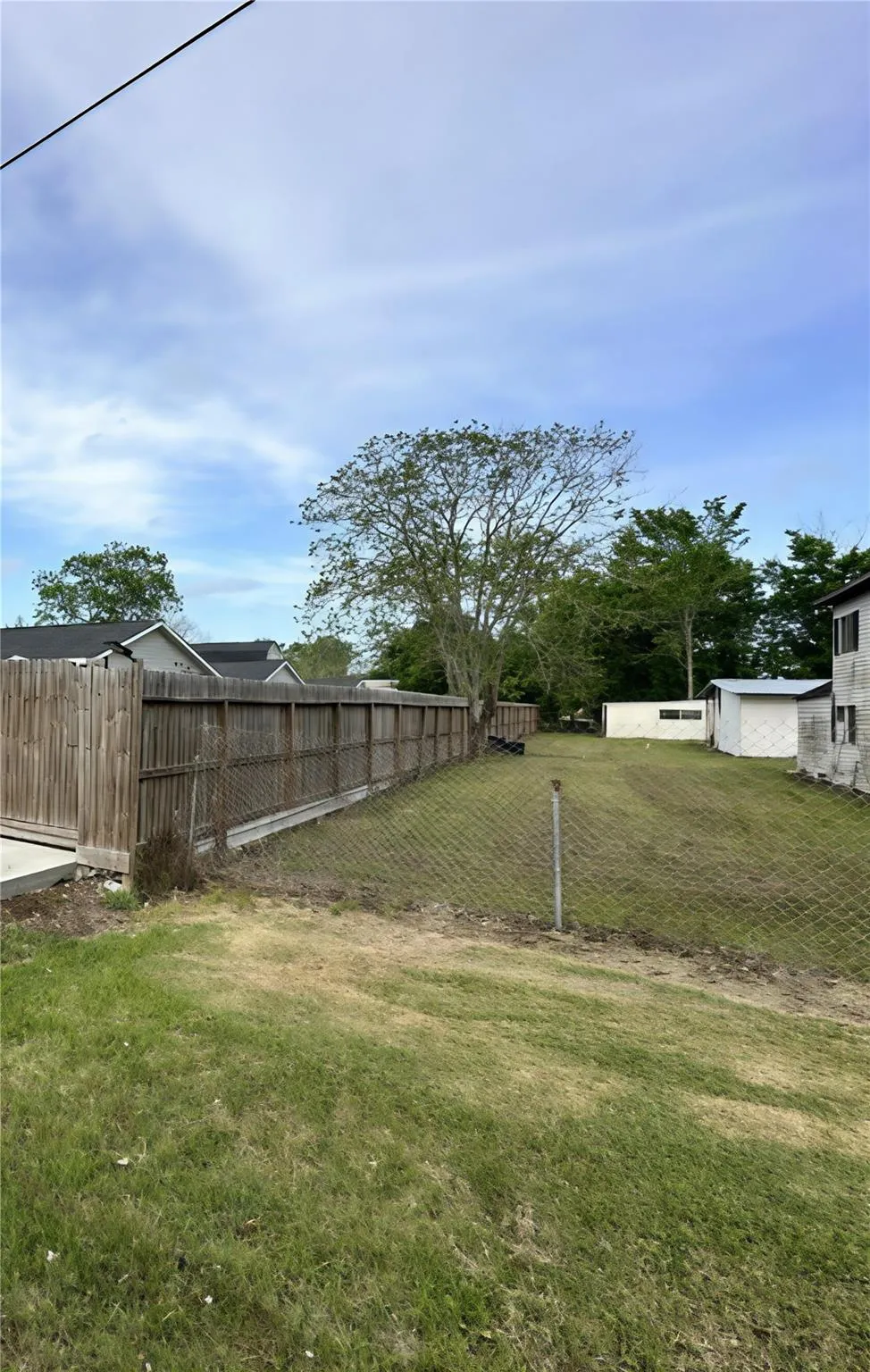 207 S 5th Street Highlands, TX 77562
