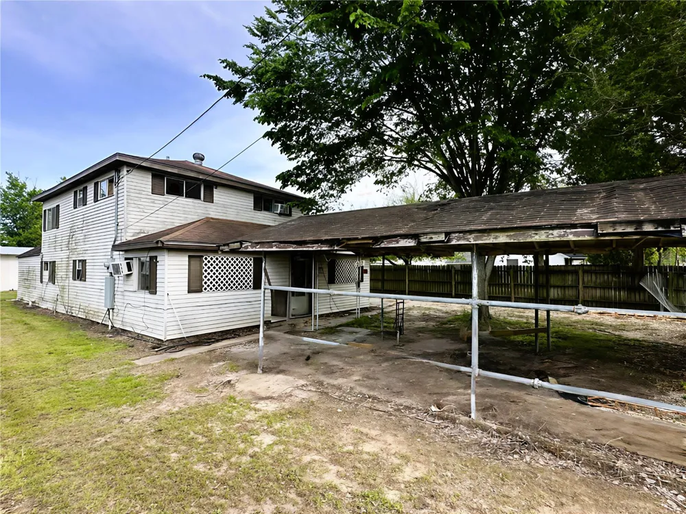 207 S 5th Street Highlands, TX 77562