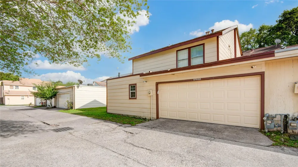 5703 Easthampton Drive #D Houston, TX 77039
