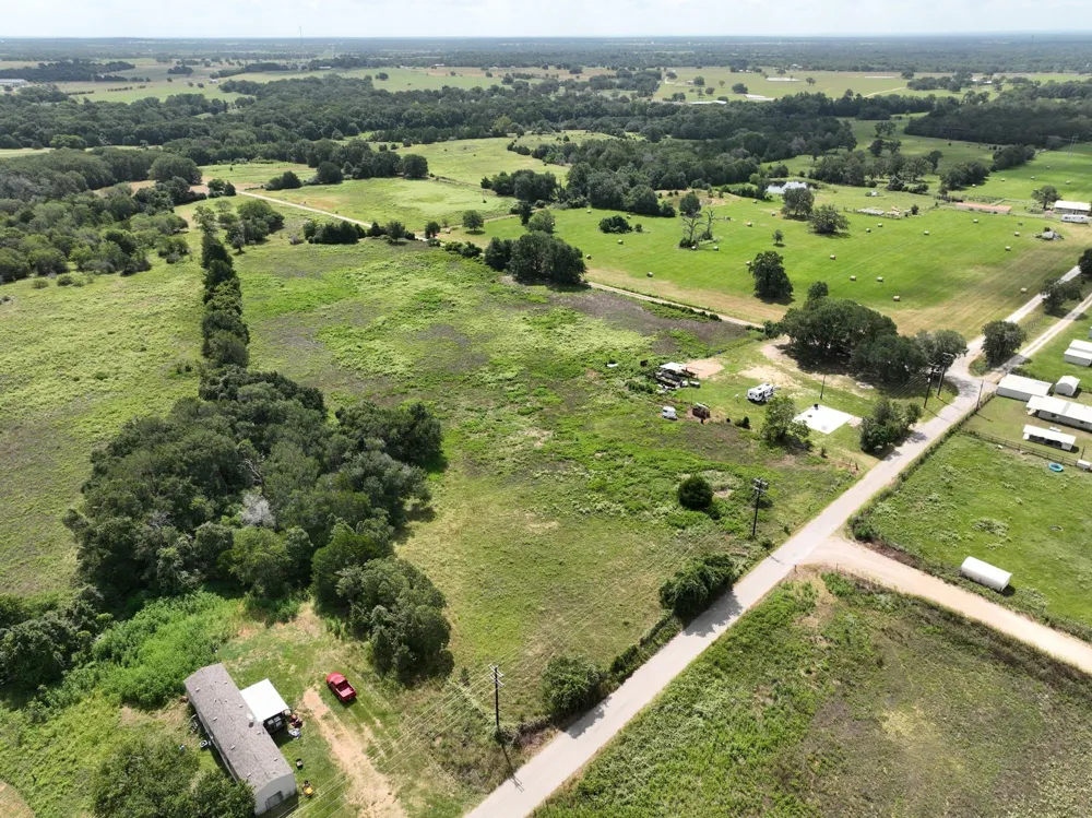 1 County Road 367 Caldwell, TX 77836