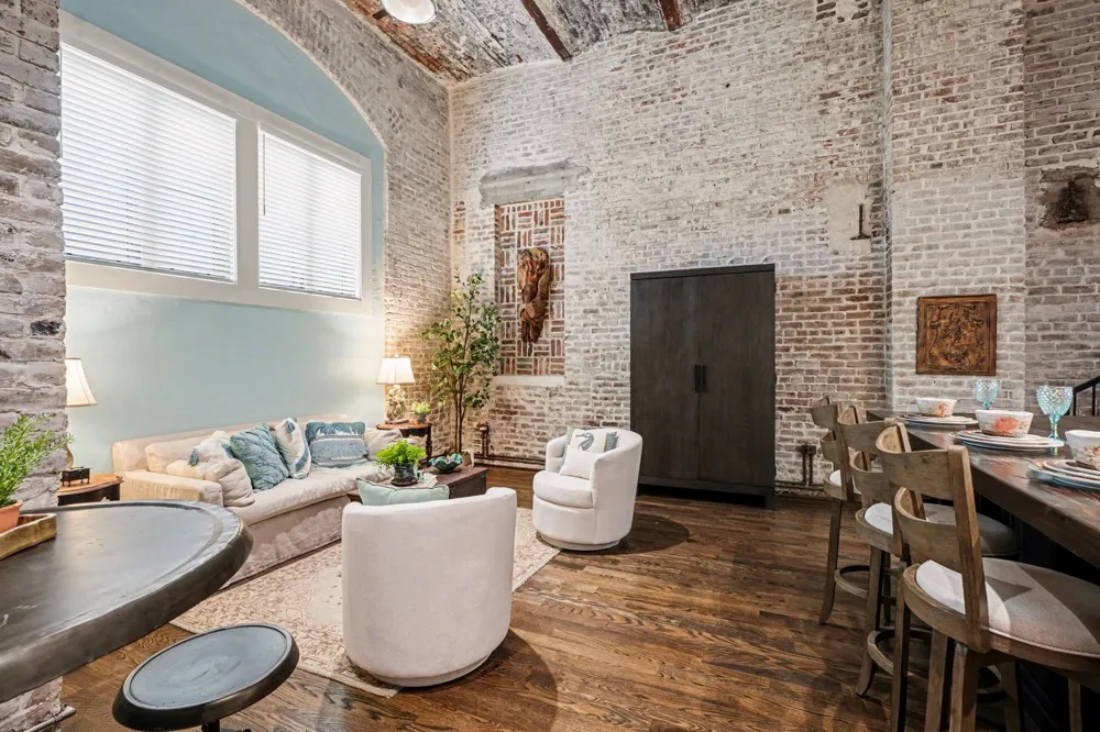 2400 Mechanic Street #101 Galveston, TX 77550