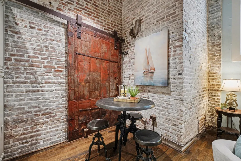 2400 Mechanic Street #101 Galveston, TX 77550