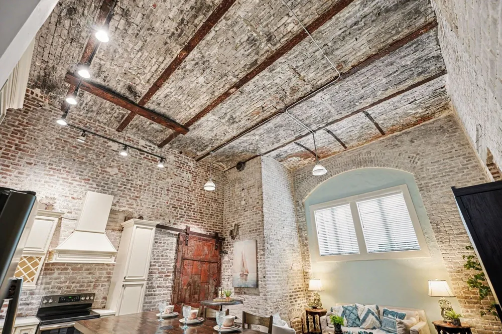 2400 Mechanic Street #101 Galveston, TX 77550
