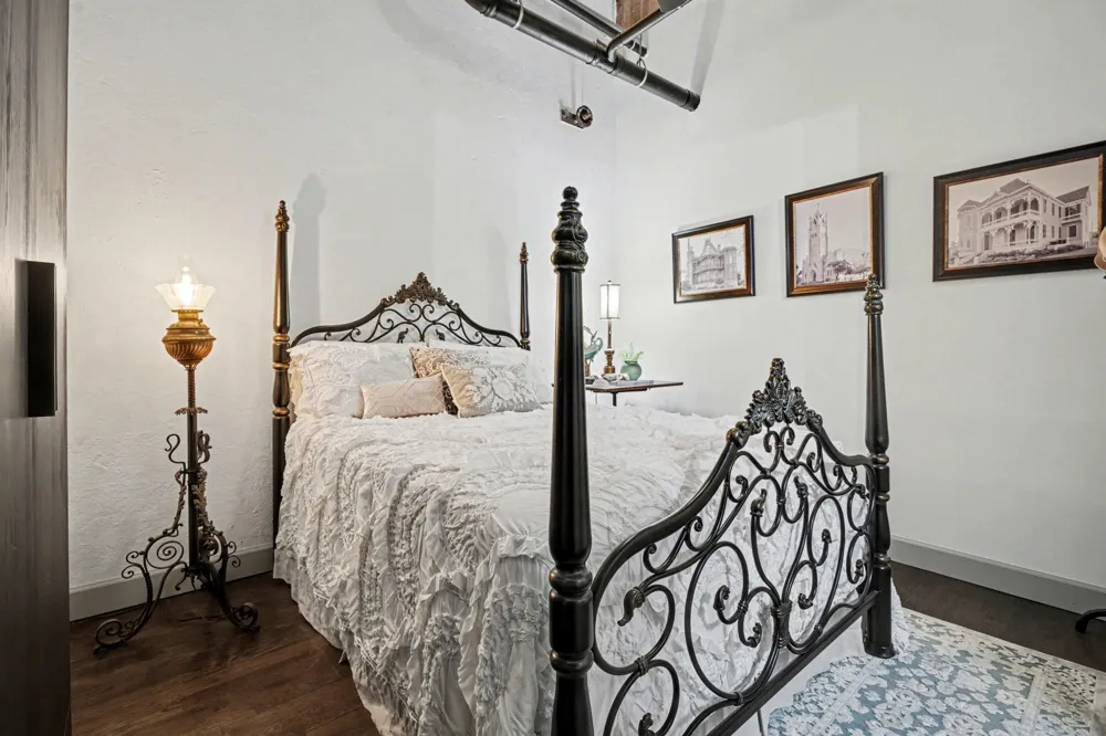 2400 Mechanic Street #101 Galveston, TX 77550