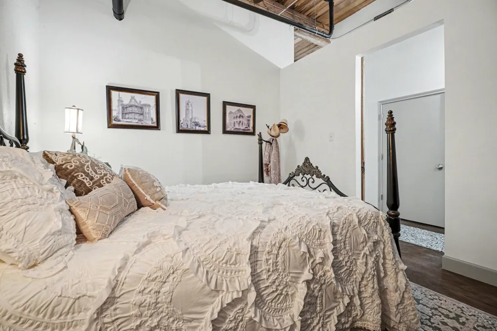2400 Mechanic Street #101 Galveston, TX 77550