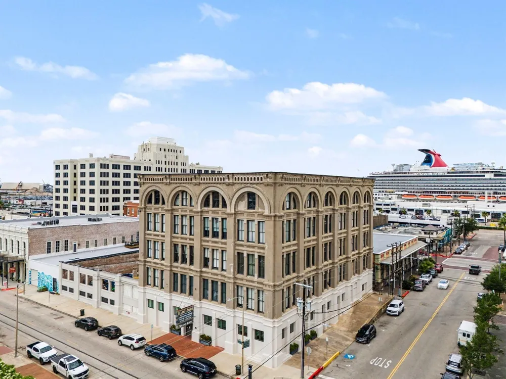 2400 Mechanic Street #101 Galveston, TX 77550