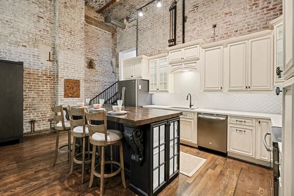 2400 Mechanic Street #101 Galveston, TX 77550