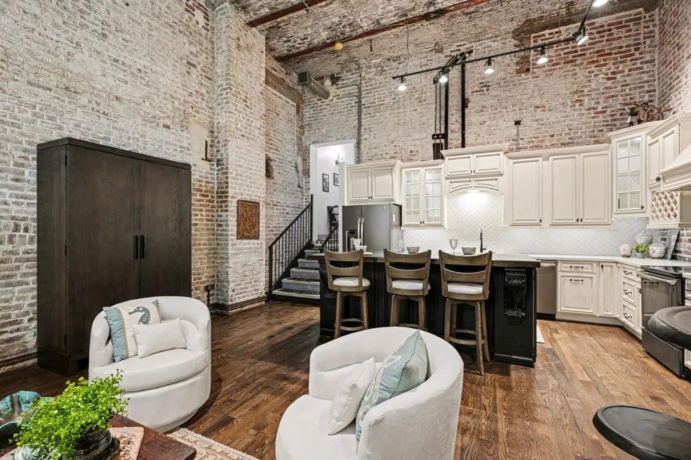 2400 Mechanic Street #101 Galveston, TX 77550