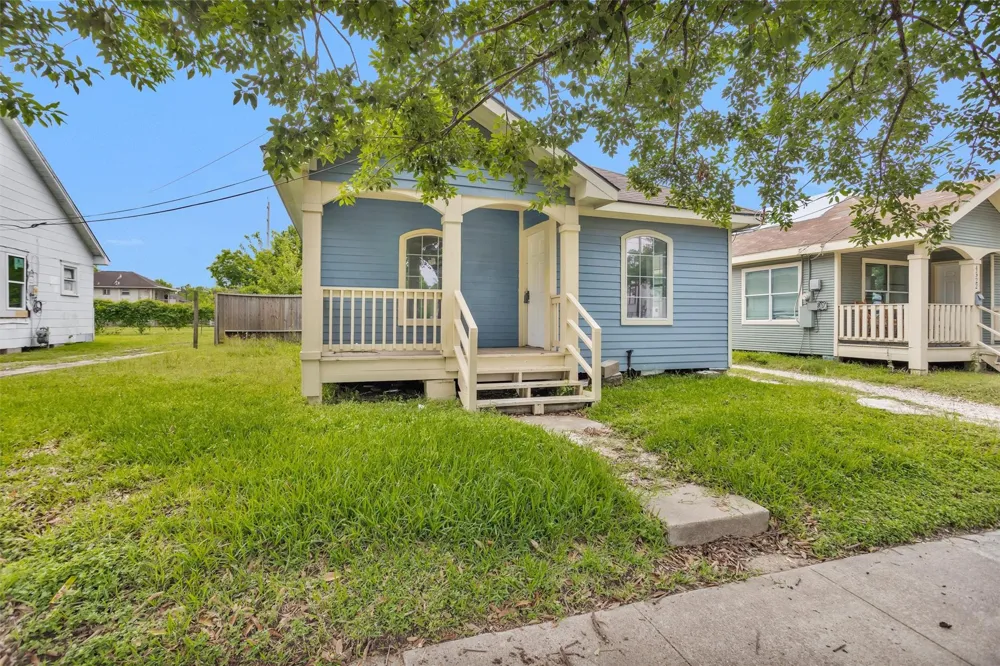 4522 Canal Street Houston, TX 77011