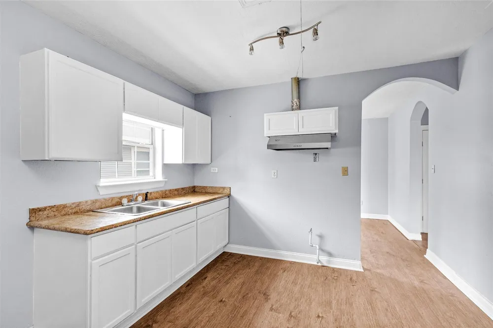 4522 Canal Street Houston, TX 77011