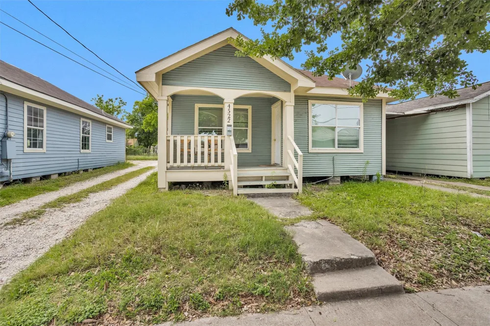 4522 Canal Street Houston, TX 77011