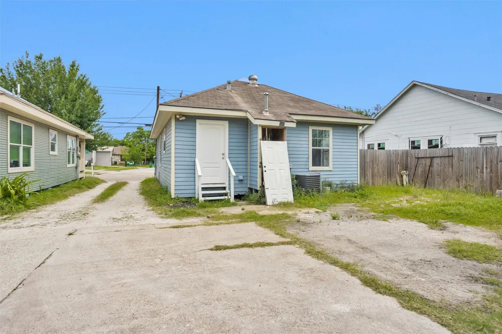 4522 Canal Street Houston, TX 77011