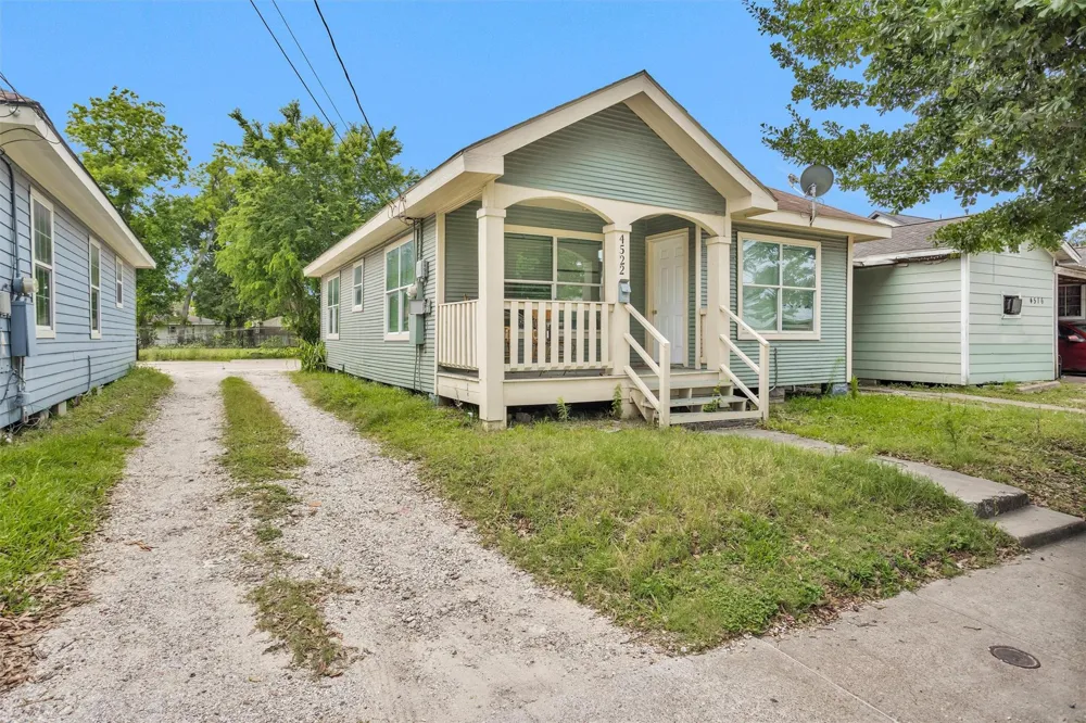 4522 Canal Street Houston, TX 77011