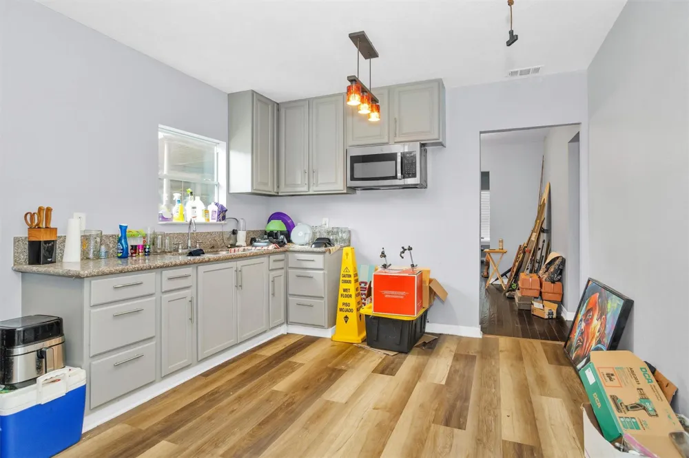 4522 Canal Street Houston, TX 77011