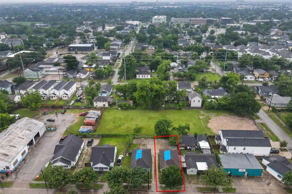 4522 Canal Street Houston, TX 77011