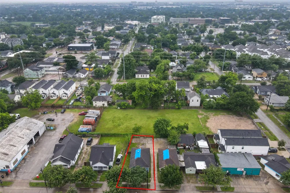 4522 Canal Street Houston, TX 77011