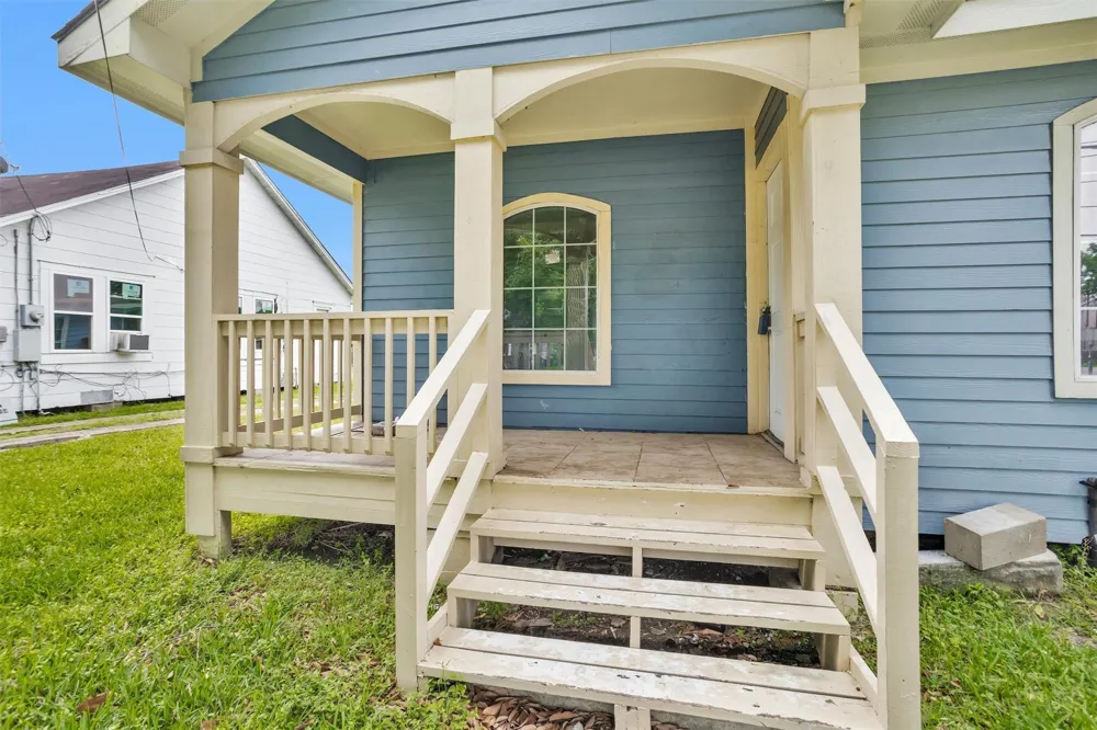 4522 Canal Street Houston, TX 77011