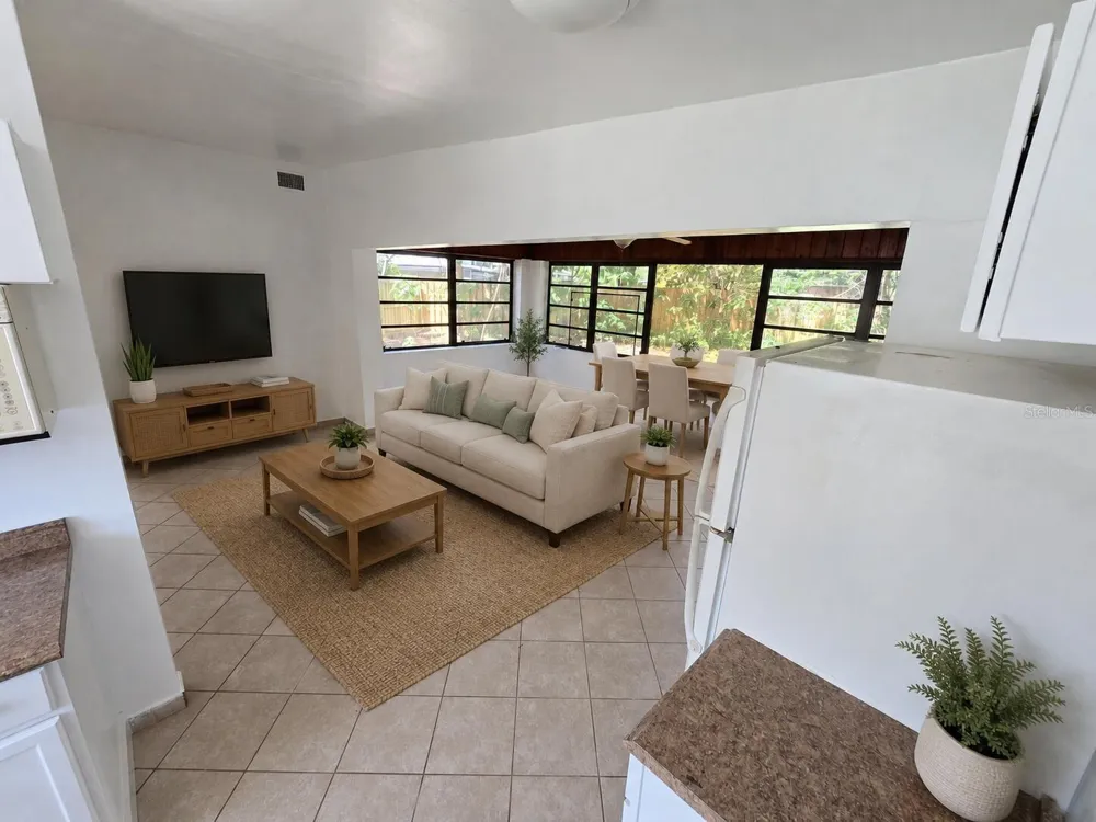 5825 YUCATAN DRIVE Orlando, FL 32807