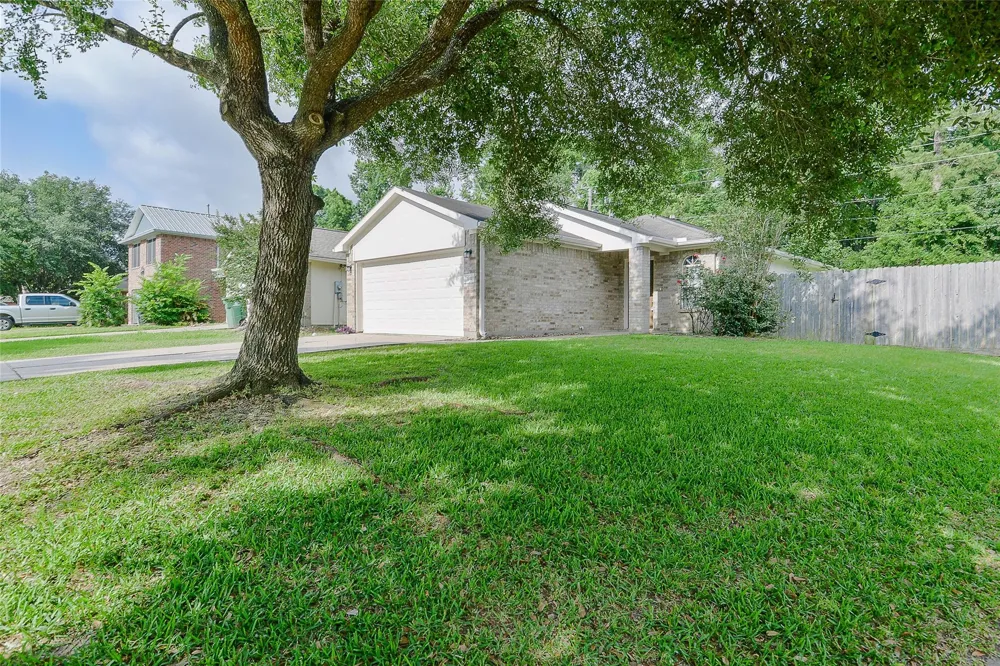 24415 Strong Pine Drive Huffman, TX 77336