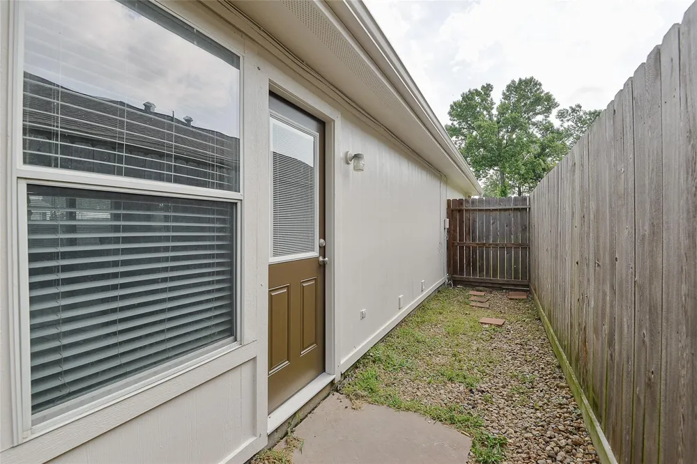 24415 Strong Pine Drive Huffman, TX 77336