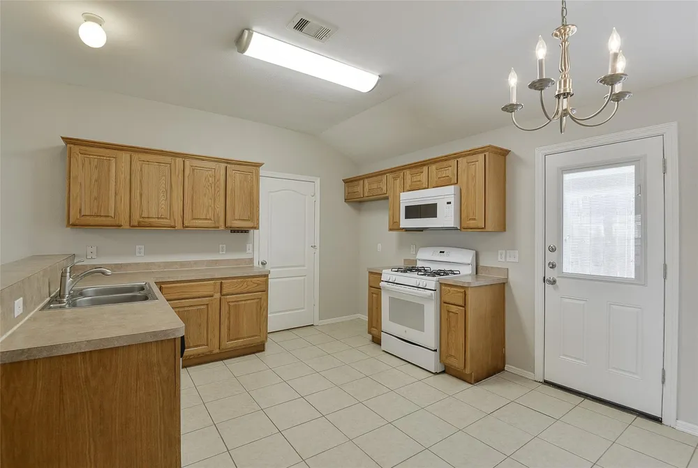 24415 Strong Pine Drive Huffman, TX 77336