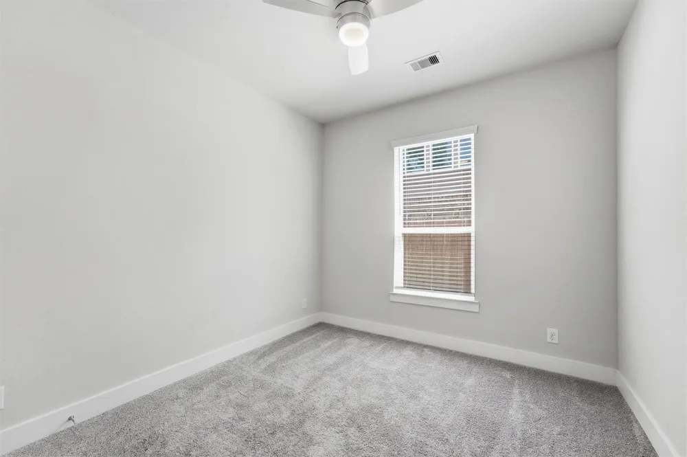 236 Woodhaven Drive West Columbia, TX 77486
