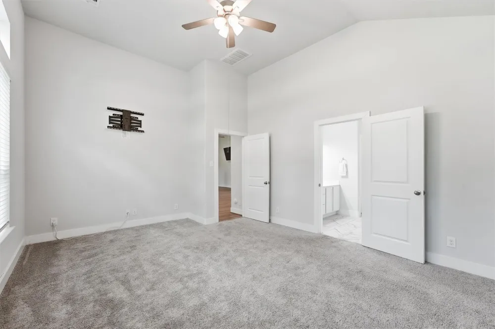 236 Woodhaven Drive West Columbia, TX 77486