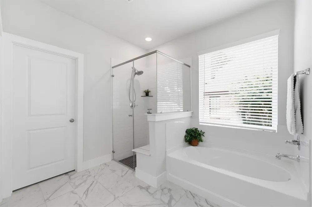 236 Woodhaven Drive West Columbia, TX 77486