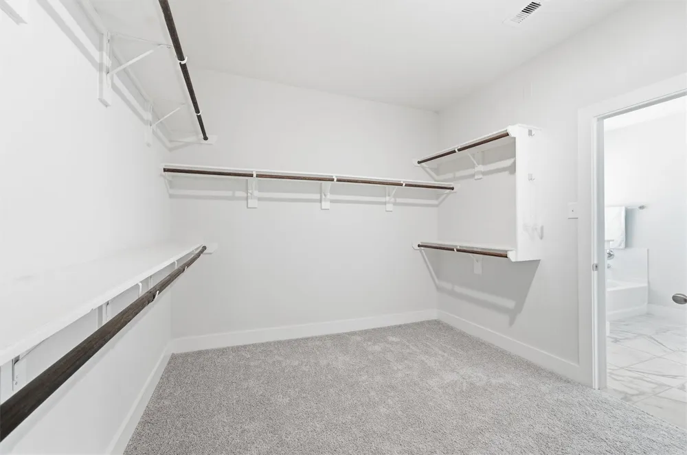 236 Woodhaven Drive West Columbia, TX 77486