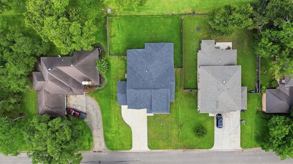 236 Woodhaven Drive West Columbia, TX 77486