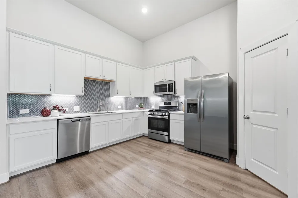 236 Woodhaven Drive West Columbia, TX 77486