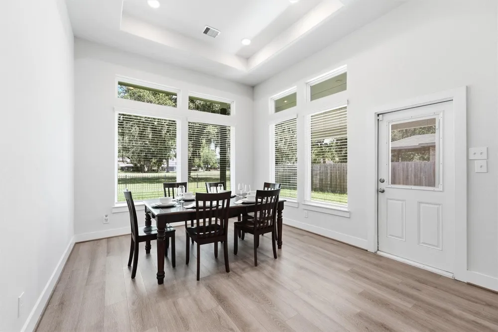 236 Woodhaven Drive West Columbia, TX 77486