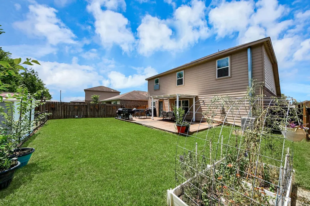 415 Hawks View Drive La Marque, TX 77568