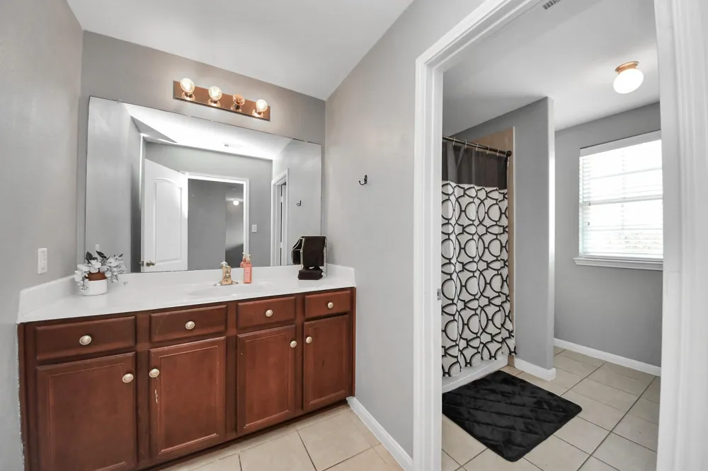 415 Hawks View Drive La Marque, TX 77568