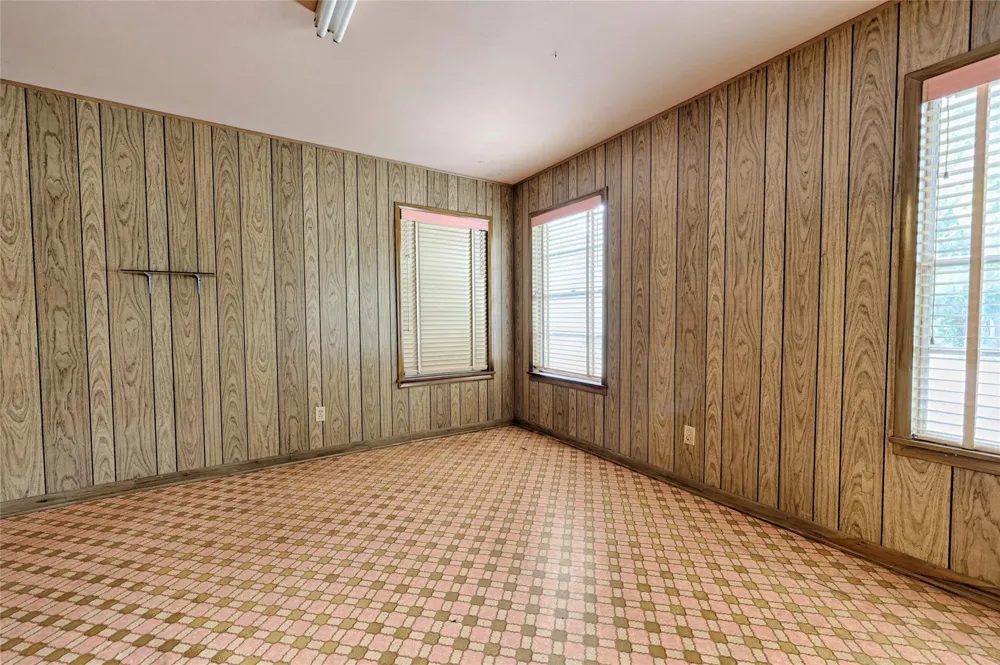 200 Young Street Hallettsville, TX 77964